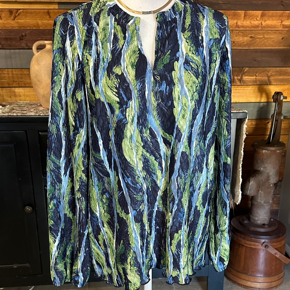 Chico's Crinkled Long Sleeve Top in Navy, Blue & Lime